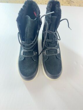 Sorel Black Suede Faux-Fur Lined Winter Boots with Cream Soles